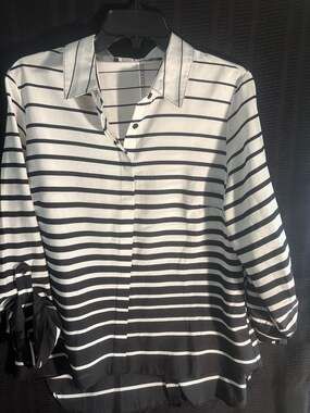 Zac and Rachel Long Sleeves Lightweight Blouse. Size XL